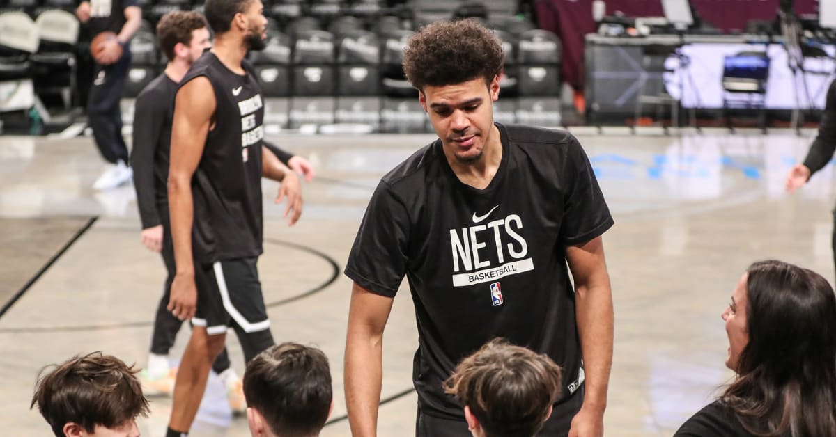 Cam Johnson spends off day visiting Brooklyn elementary students