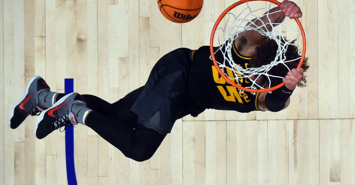 Michael Jordan Wears Air Jordan 1 Low Sneakers at NBA Game - Sports  Illustrated FanNation Kicks News, Analysis and More