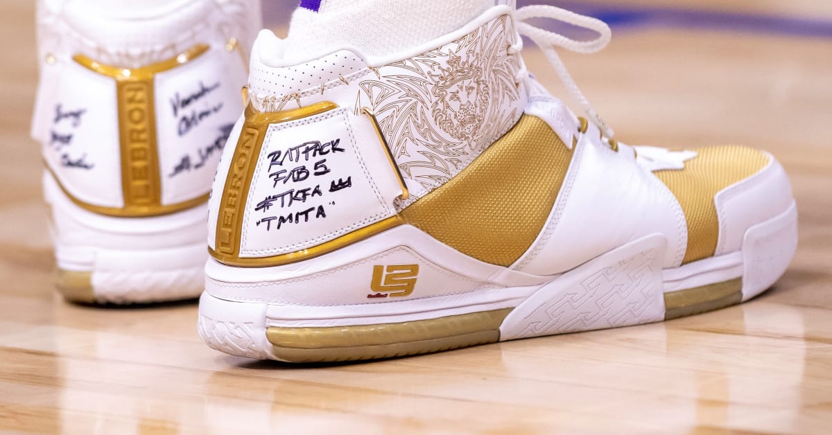 Lakers News: LeBron James Wears New LeBron 2 Retro Maccabi Sneakers - All  Lakers