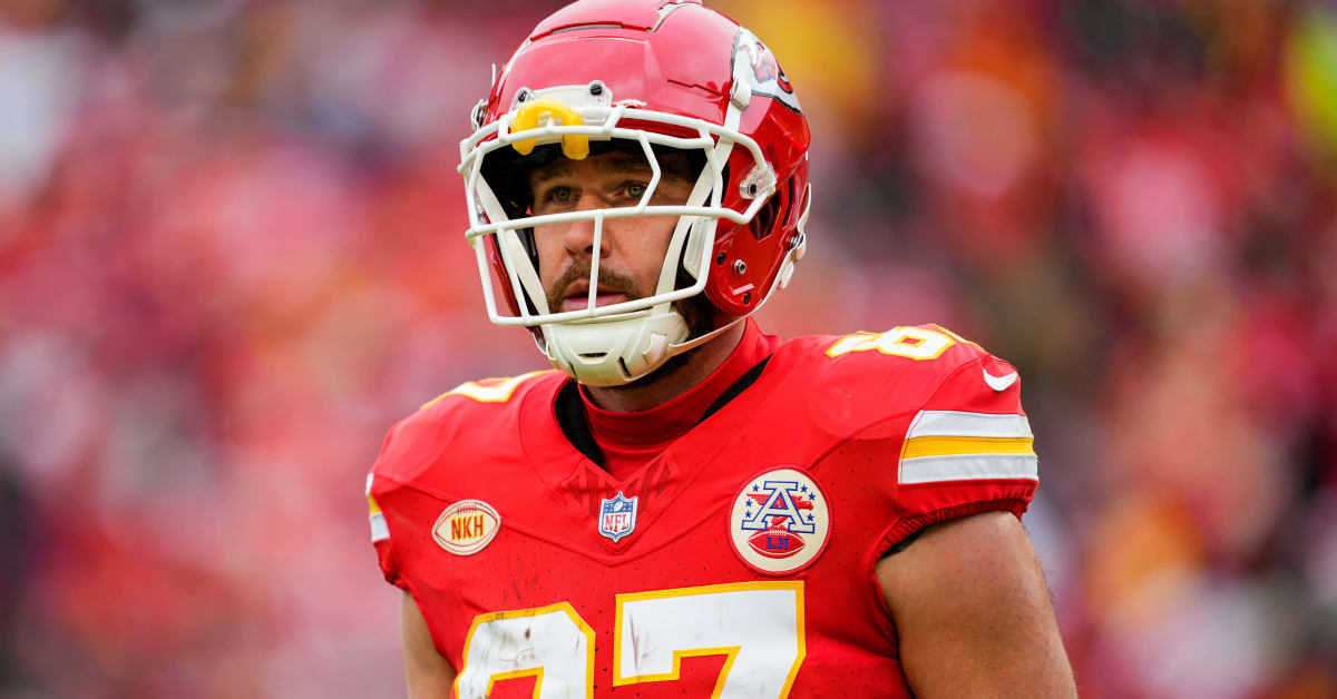 travis kelce nike shoes