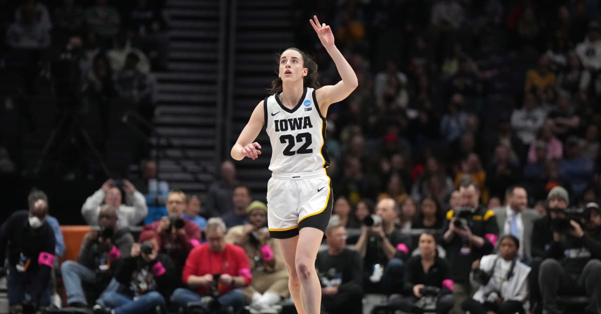 Caitlin Clark is Wearing Nike Kobe Shoes in NCAA Tournament - Sports
