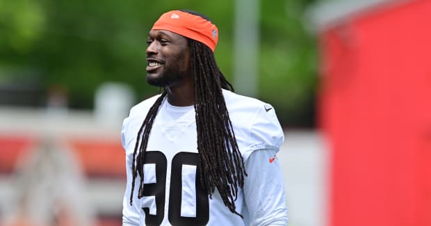 Browns Send Jadeveon Clowney Home; Should Falcons Sign This Offseason?