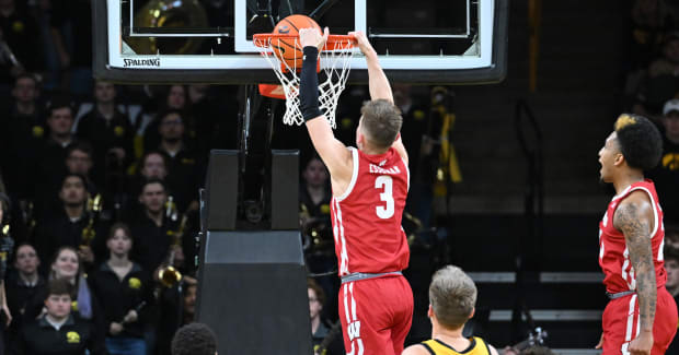 Wisconsin takes down Iowa 78-75: Game notes and top plays