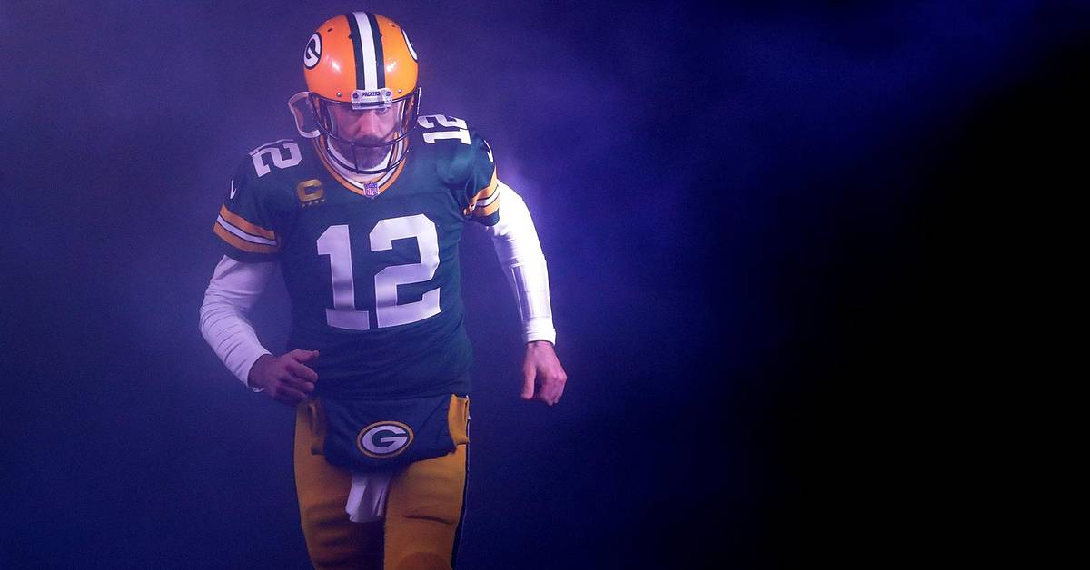 Aaron Rodgers has a big choice to make following darkness retreat ...