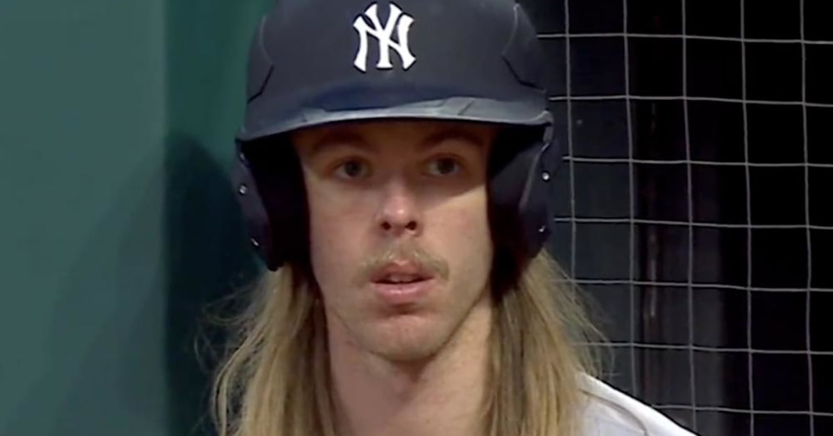 Yankees bat boy hides long hair after uproar over breaking team rule – NBC  Sports Boston