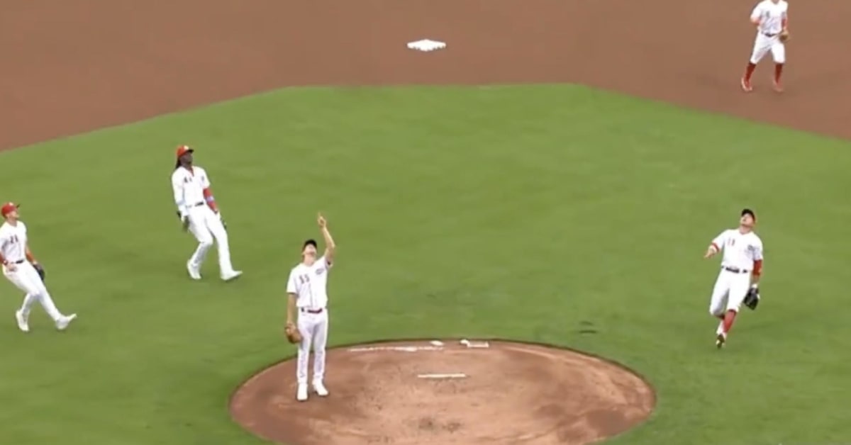 MLB Fans Had So Many Jokes About Reds Pitcher’s Comical Reaction to Pop