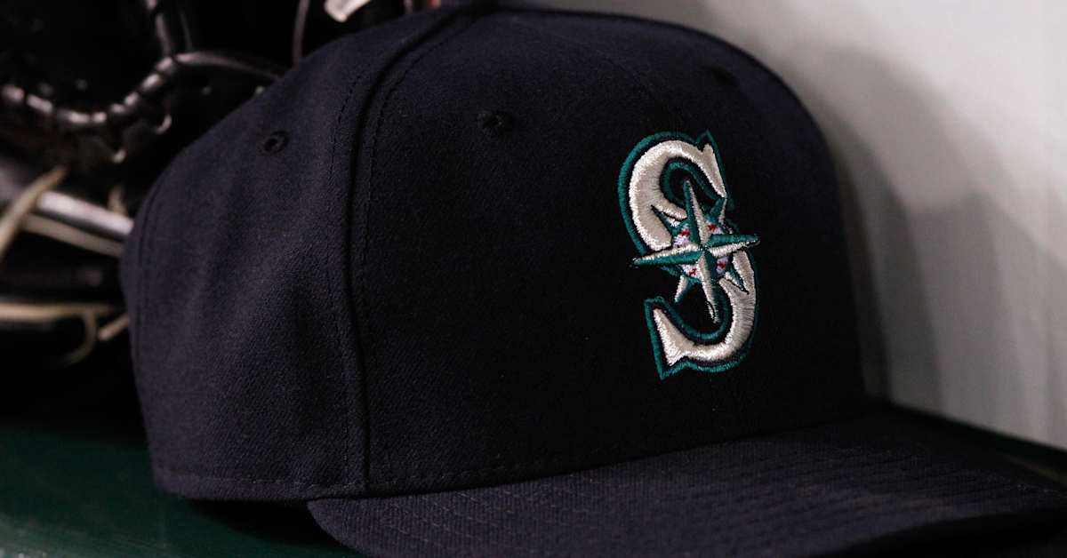 Mariners Announcer Barely Avoids Foul Ball in Viral Clip (Video