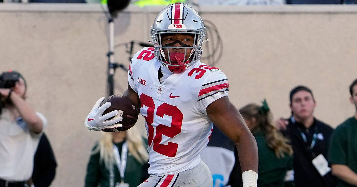Breathtaking Treveyon Henderson Scores His Second Td In As Many Drives On 'tnf' Vs. Jets Abstract for Your Screen Breathtaking Treveyon Henderson Scores His Second Td In As Many Drives On 'tnf' Vs. Jets Abstract for Your Screen