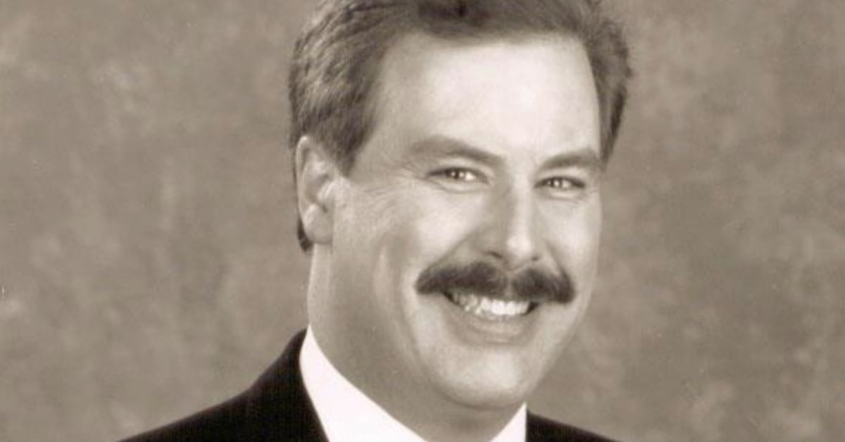 Reports Former North Stars, Gophers announcer Doug McLeod dies