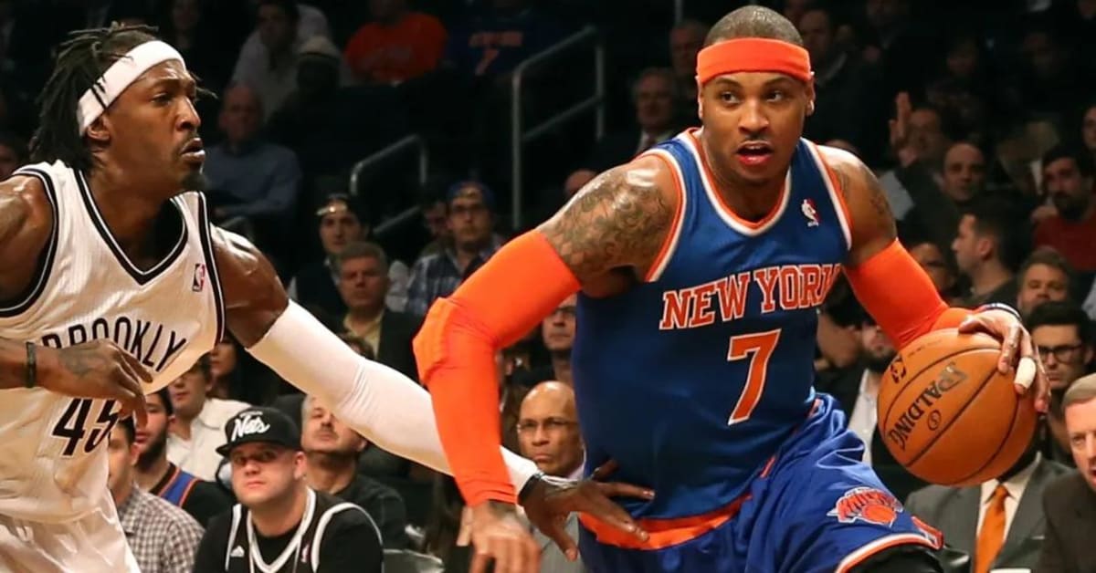 New York Knicks AllStars Carmelo Anthony, Julius Randle Take in