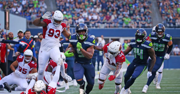Rookie RB Kenneth Walker III’s Emergence Brings Balance to Seahawks Offense