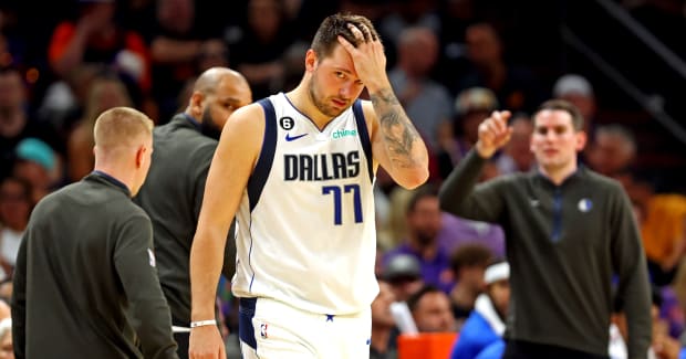Luka Doncic, Mavs Blow 22-Point Lead in Opening-Night Loss to Suns