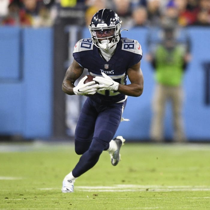 Tennessee Titans running back Chester Rogers (80)
