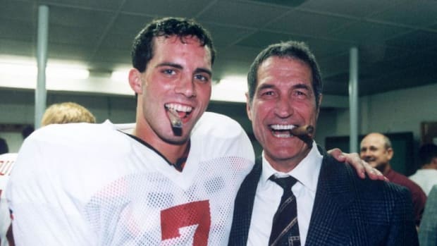 Jay Barker and Gene Stallings with ciagrs