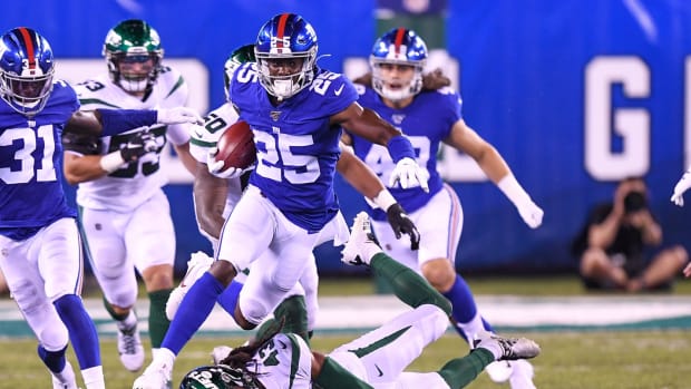 Aug 8, 2019; East Rutherford, NJ, USA; New York Jets defensive back Parry Nickerson (43) attempts to tackle New York Giants defensive back Corey Ballentine (25) on a kickoff during the second quarter at MetLife Stadium.