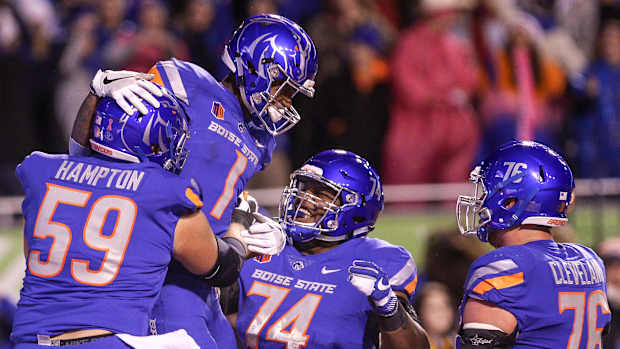 boise-state-turnover-throne.jpg