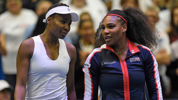 serena-venus-williams-lose-doubles-fed-cup.jpg