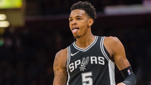 Spurs' Dejounte Murray Out With ACL Tear--IMAGE