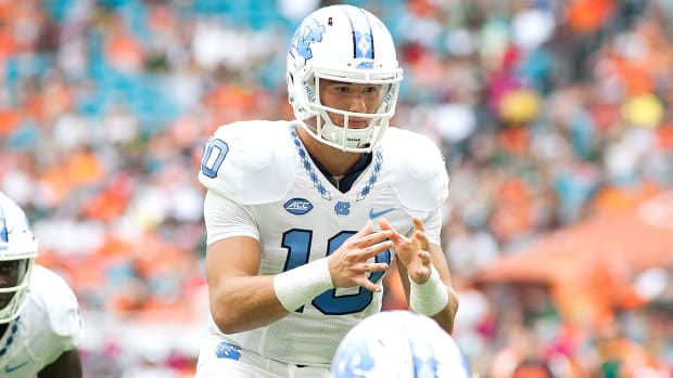 Nfl Combine Qb Brandon Allens Attempt To Make His Hands