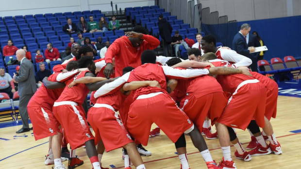 Dancing for the first time: What a March Madness berth in 2016 means to the Stony Brook basketball program