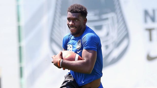C.J. Spiller 2.0? Clemson commit Tavien Feaster enjoys the comparsion, but he wants to make his own name