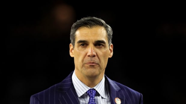 Watch: Jay Wright was emotionless after Kris Jenkins’s game-winner