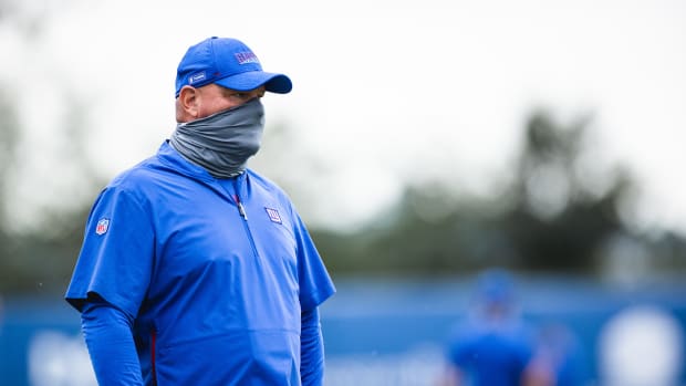 Giants tight ends coach Freddie Kitchens
