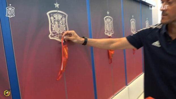 Luis Enrique uses masks to announce Spain squad