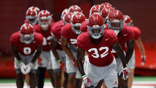 Dylan Moses leading drills, August 28, 2020