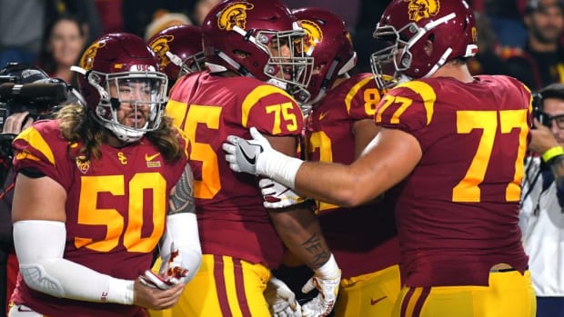 USC.OFFENSIVE.LINE