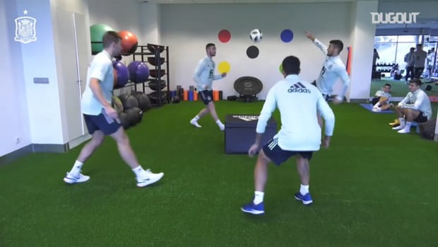 Spain U21 internationals play futnet inside the gym