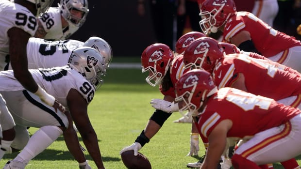 Oct 11, 2020; Kansas City, Missouri, USA; A general view of the line of scrimmage as Kansas City Chiefs center Austin Reiter (62) snaps the ball against the Las Vegas Raiders in the third quarter at Arrowhead Stadium. The Raiders defeated the Chiefs 40-32. Mandatory Credit: Kirby Lee-USA TODAY Sports