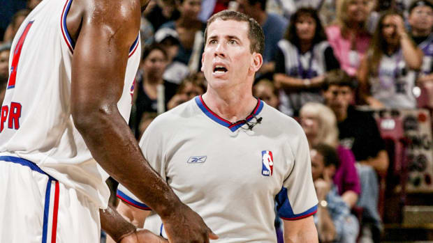 Former NBA ref Tim Donaghy on the floor during a game