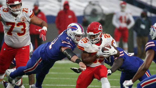 Chiefs running back Clyde Edwards-Helaire finds a seam at the line of scrimmage against the Bills. Jg 101920 Bills 9