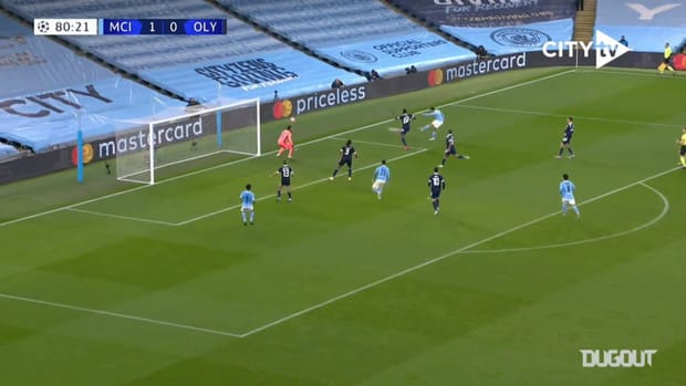 Gabriel Jesus scores incredible goal from tight angle vs Olympiacos