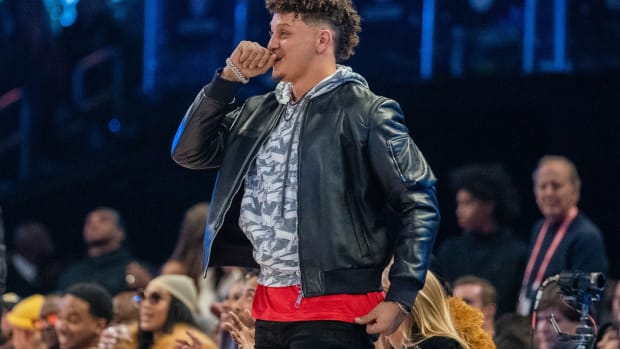 patrick mahomes ultra boost mid