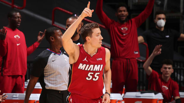 Duncan-Robinson-Heat-Pelicans-Christmas