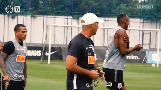 Corinthians complete the first training session of the week