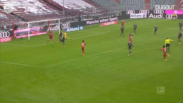 Müller sets up Lewandowski with fine assist vs Freiburg