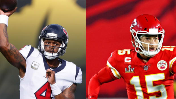 Patrick Mahomes, Deshaun Watson Feb 7, 2021; Tampa, FL, USA; Kansas City Chiefs quarterback Patrick Mahomes (15) runs the ball during the second quarter against the Tampa Bay Buccaneers in Super Bowl LV at Raymond James Stadium.