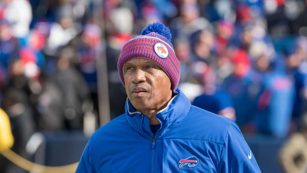Leslie Frazier has helped craft some brilliant Bills' defenses but hasn't received a head-coaching offer in four seasons.