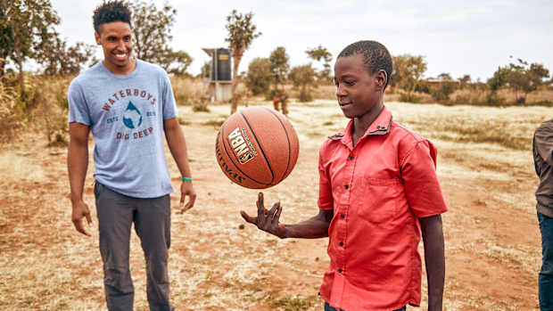 malcolm-brogdon-africa