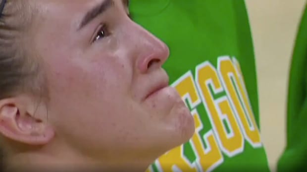 Sabrina Ionescu mourns the loss of Kobe Bryant before a game against Oregon State.