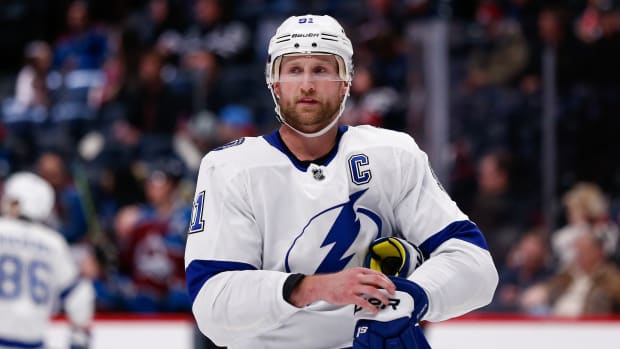 Lightning captain Steven Stamkos will miss 6-8 weeks after core muscle surgery.