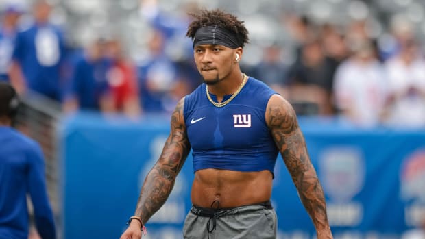 Aug 29, 2021; East Rutherford, New Jersey, USA; New York Giants tight end Evan Engram (88) warms up before the game against the New England Patriots at MetLife Stadium.