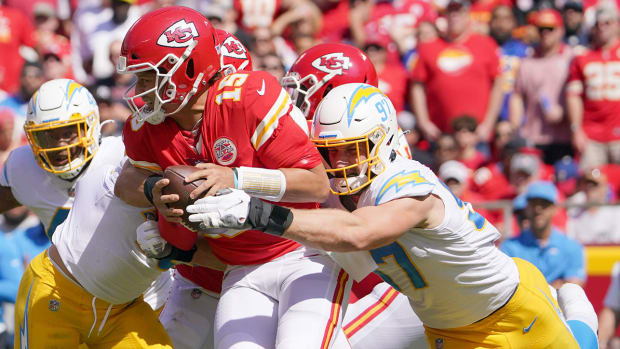 nfl-chiefs-lose-chargers-mahomes-bosa