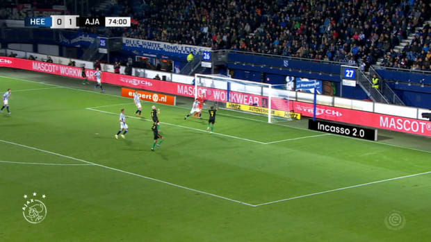 Neres finds the net as Ajax beat Heerenveen