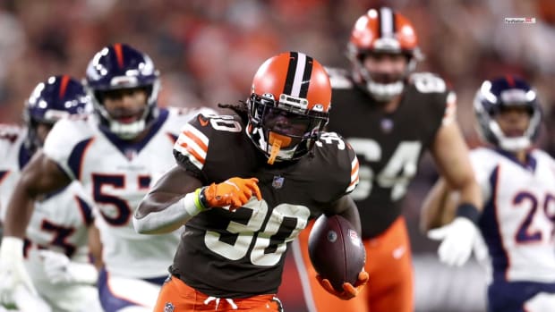 4 Thoughts on Cleveland Browns Dogfight vs. Denver Broncos