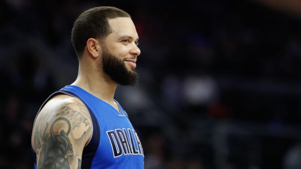 Deron Williams on the court as a member of the Dallas Mavericks in 2017.