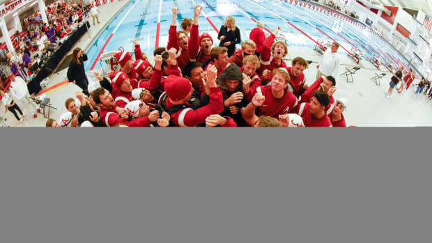 Alabama swimming and diving team after beating LSU, November 5, 2021